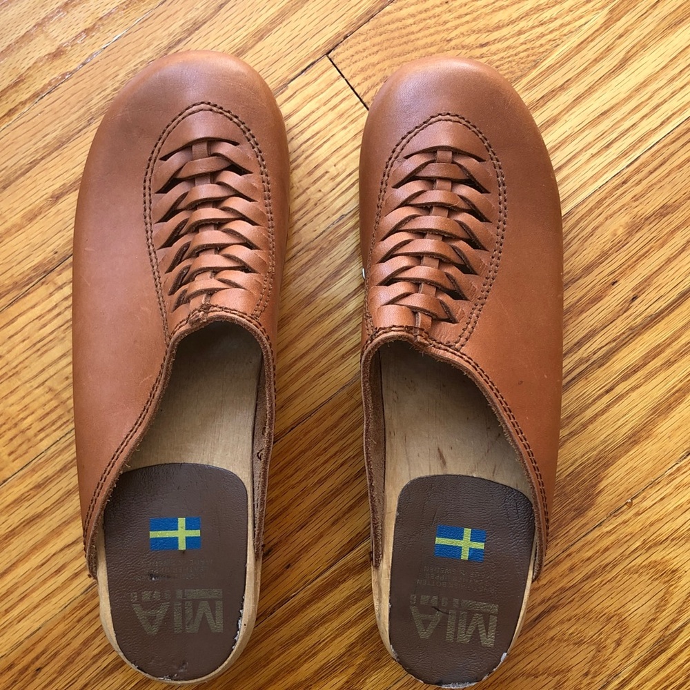MIA women’s Cognac Leather Slip-On clogs with Woven Detail